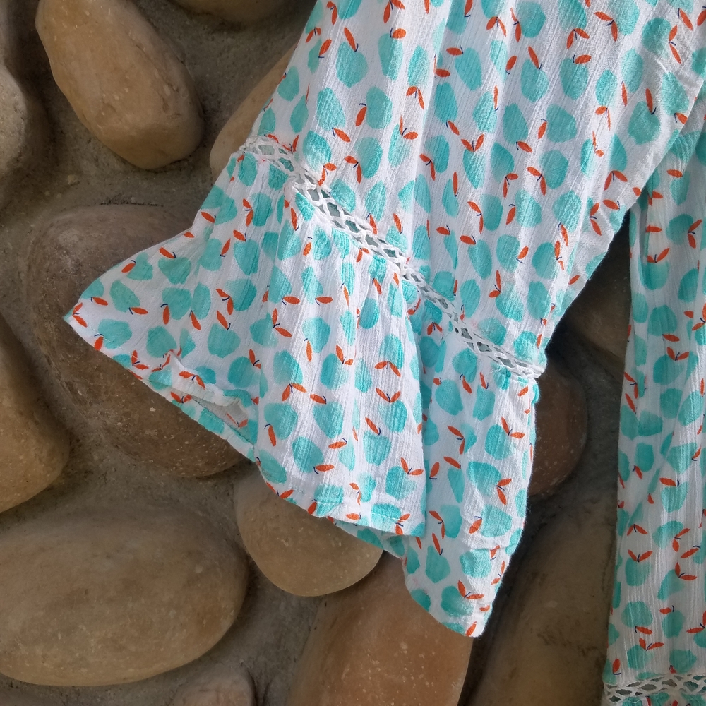 DEMOCRACY Springtime Floral Blouse APPLE  Leaf Pattern and Quarter Length Ruffle - Picture 6 of 8